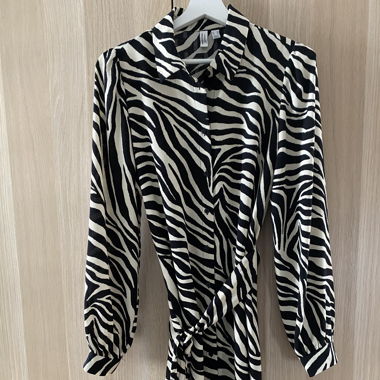 Kleid in Zebraoptik 