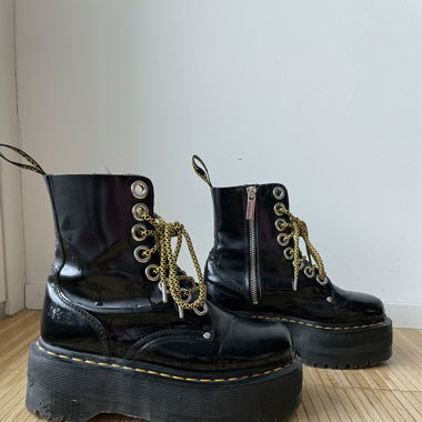 Doctor Martens black