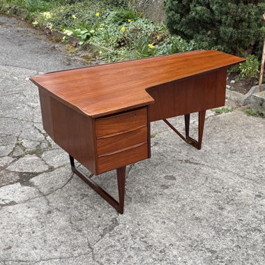 Bureau boomerang 
