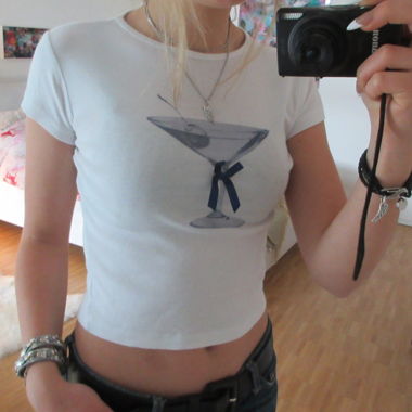 Mini-t-shirt court blanc discret avec imprimé