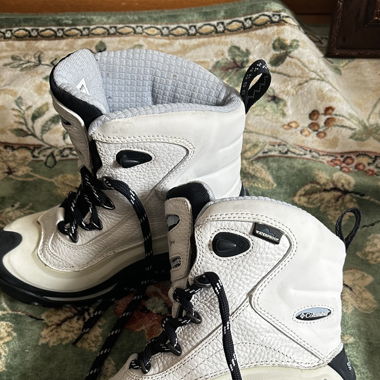 COLUMBIA snowy  / winter shoes size 37 