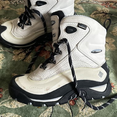 COLUMBIA snowy  / winter shoes size 37 