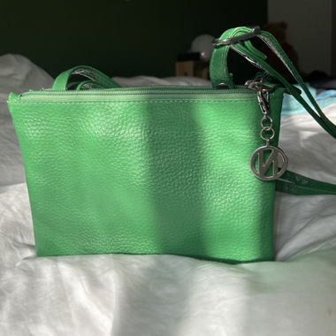 Grüne Ledertasche