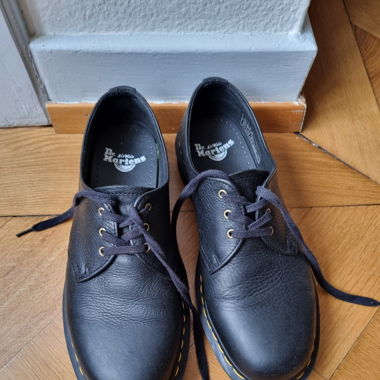 Dr. Martens 42