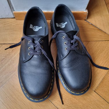 Dr. Martens 42