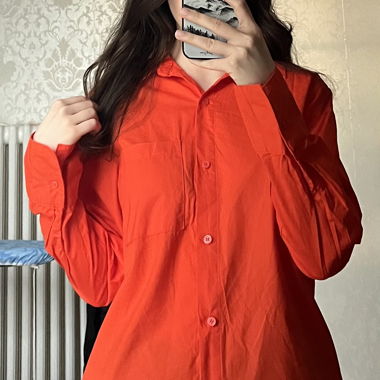 Camicia rossa a maniche lunghe