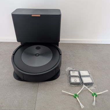 iRobot Roomba J7plus