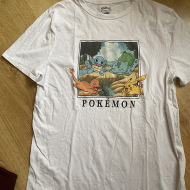 T-shirt Pokemon blanc