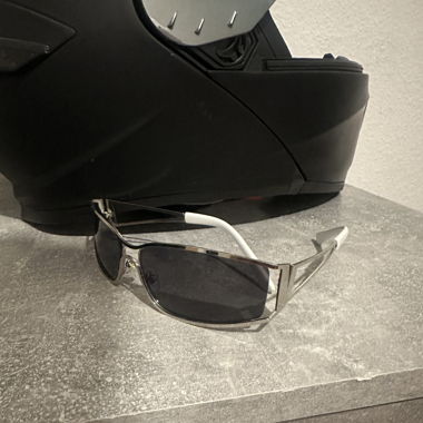 Stylische sonnenbrille