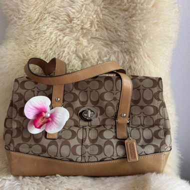 Sac Coach en bandoulière monogramme à fermeture turnlock (25% OFF)