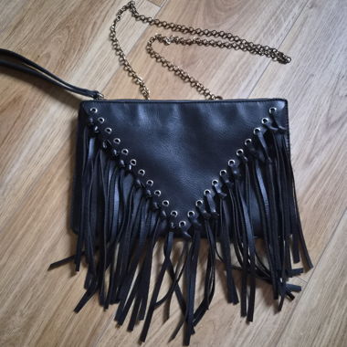 Sac à bandoulière noir à franges