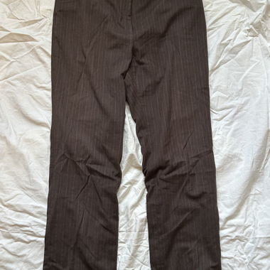 Pantalone in tessuto marrone a righe