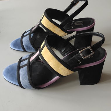 Bunte Blockabsatz-Sandalen von G . K . M