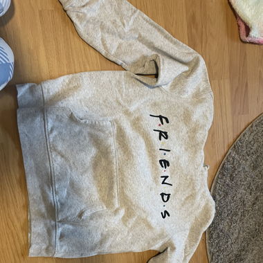 Friends Pullover