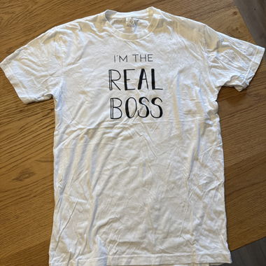 T-shirt bianco „I’M THE REAL BOSS“