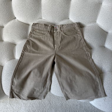 Short Lee x Weekday beige