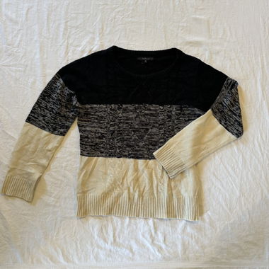 Pull noir, gris et blanc