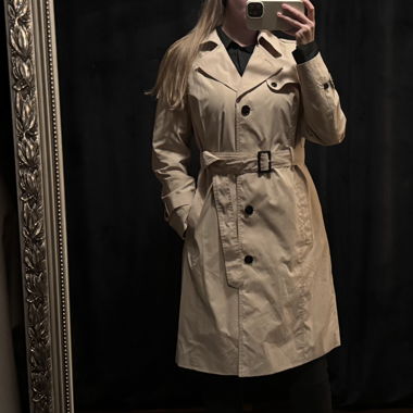 TRENCHCOAT