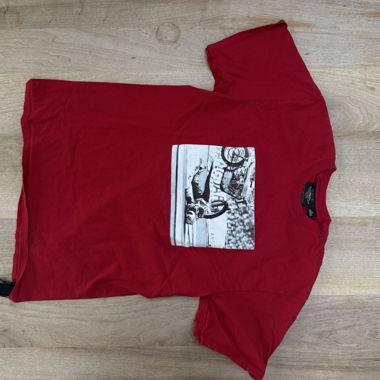 Rotes Graphic T-Shirt
