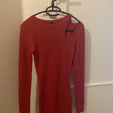 Robe courte rouge manche longue 