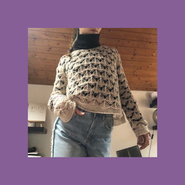 hand-embroidered t-shirt இ