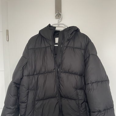 Schwarze Winterjacke