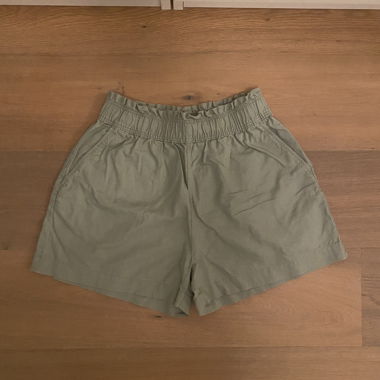 Shorts in lino