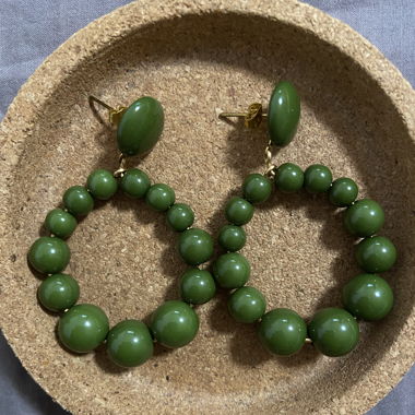 SEZANE Grüne Perlohrringe