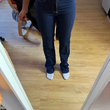 Dark High-Waist Jeans