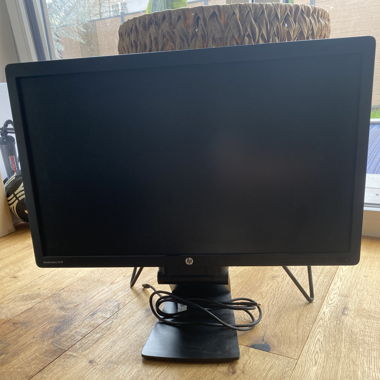 Höhenverstellbarer HP Bildschirm