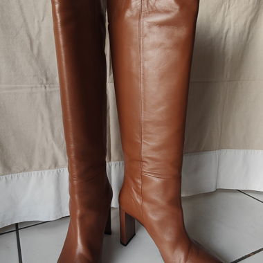 Bottes hautes en cuir marron avec talon