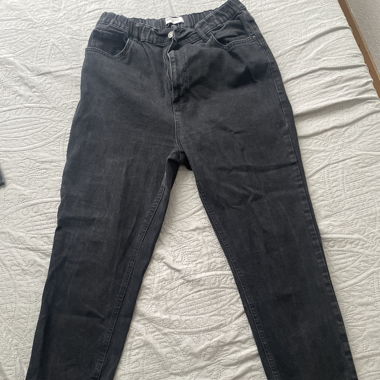 Schwarze Hose