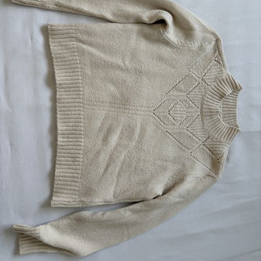 Beiger Strickpullover