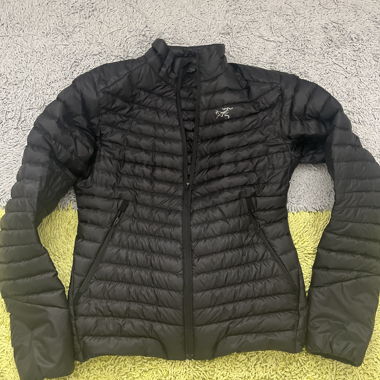 Arc'teryx Damen Daunenjacke M