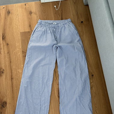 Stoffhosen gestreift
