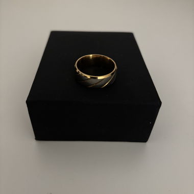 Goldfarbener Ring