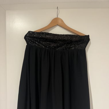 kurzes schwarzes Kleid