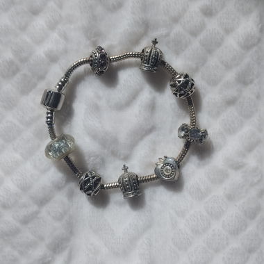 Armband mit Charms 