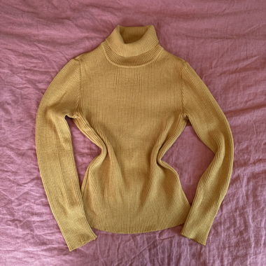 Vintage turtleneck mustard