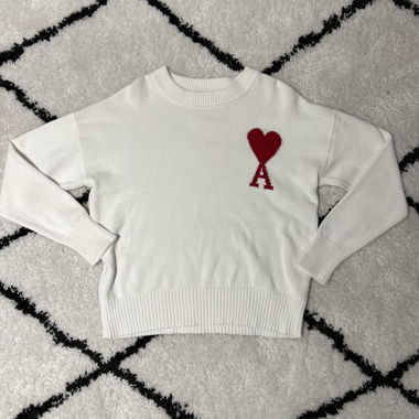 Maglione bianco con cuore-A