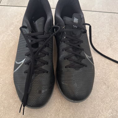 Black Nike Football Shoes, Size 39