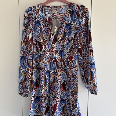 Gemustertes Kleid mit Langarm
