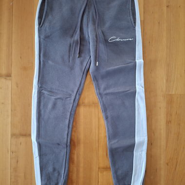 Jogginghose grau mit Streifen