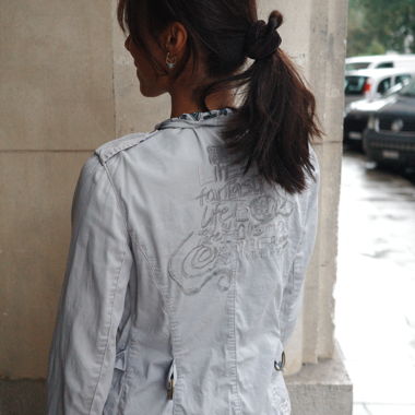 Desigual leichte graue Jacke mit coolen Details