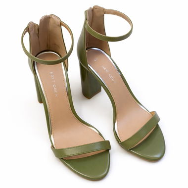 Grüne Riemen-Sandalen mit Blockabsatz