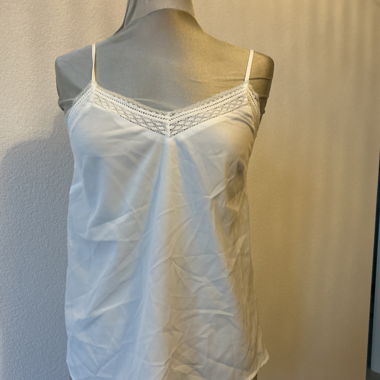 Top blanc en dentelle 
