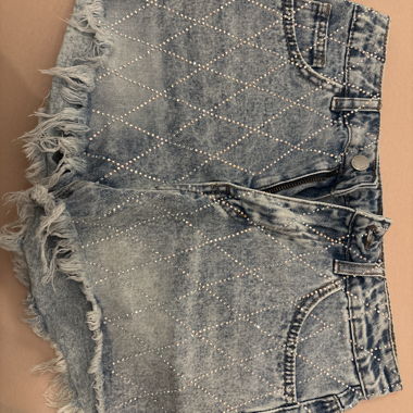 Gebrauchte Jeans Hotpants mit Nieten