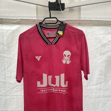 Jul trikot versus