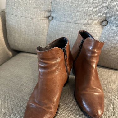 Globus ankle boots