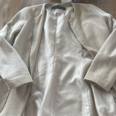 Zara Mantel